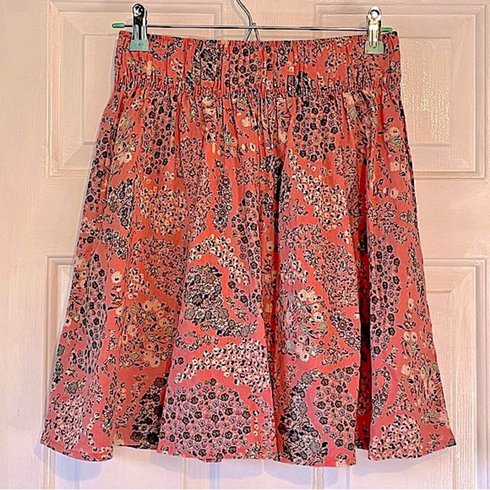 H&M Floral Cluster Elastic Stretch Waist Mini Skirt